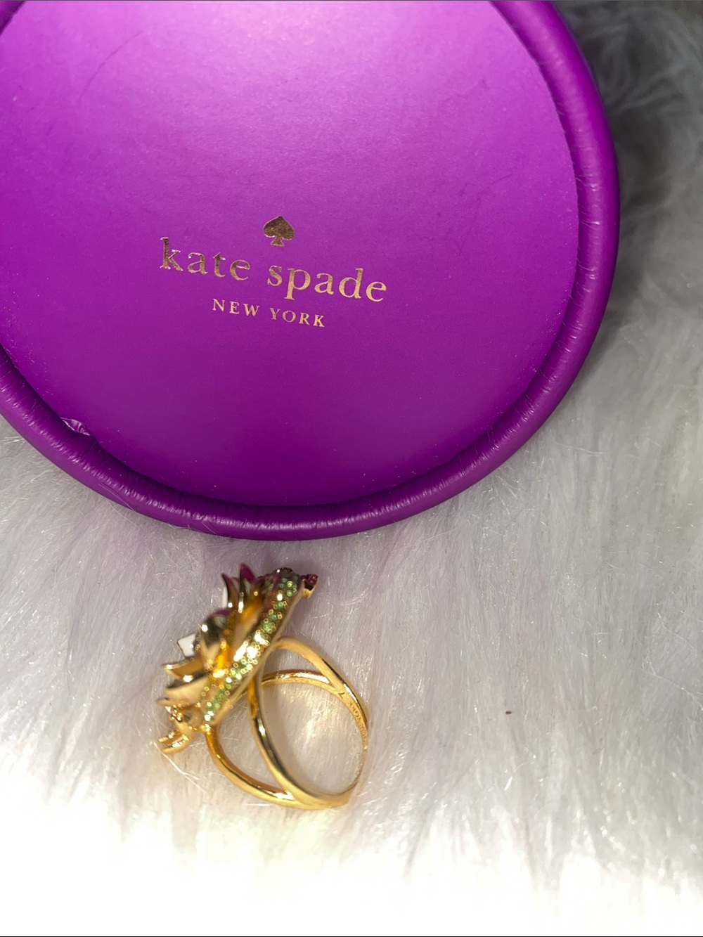 kate spade White Enamel Floral Alligator 🐊 ring with Green Crystals - Picture 2 of 4